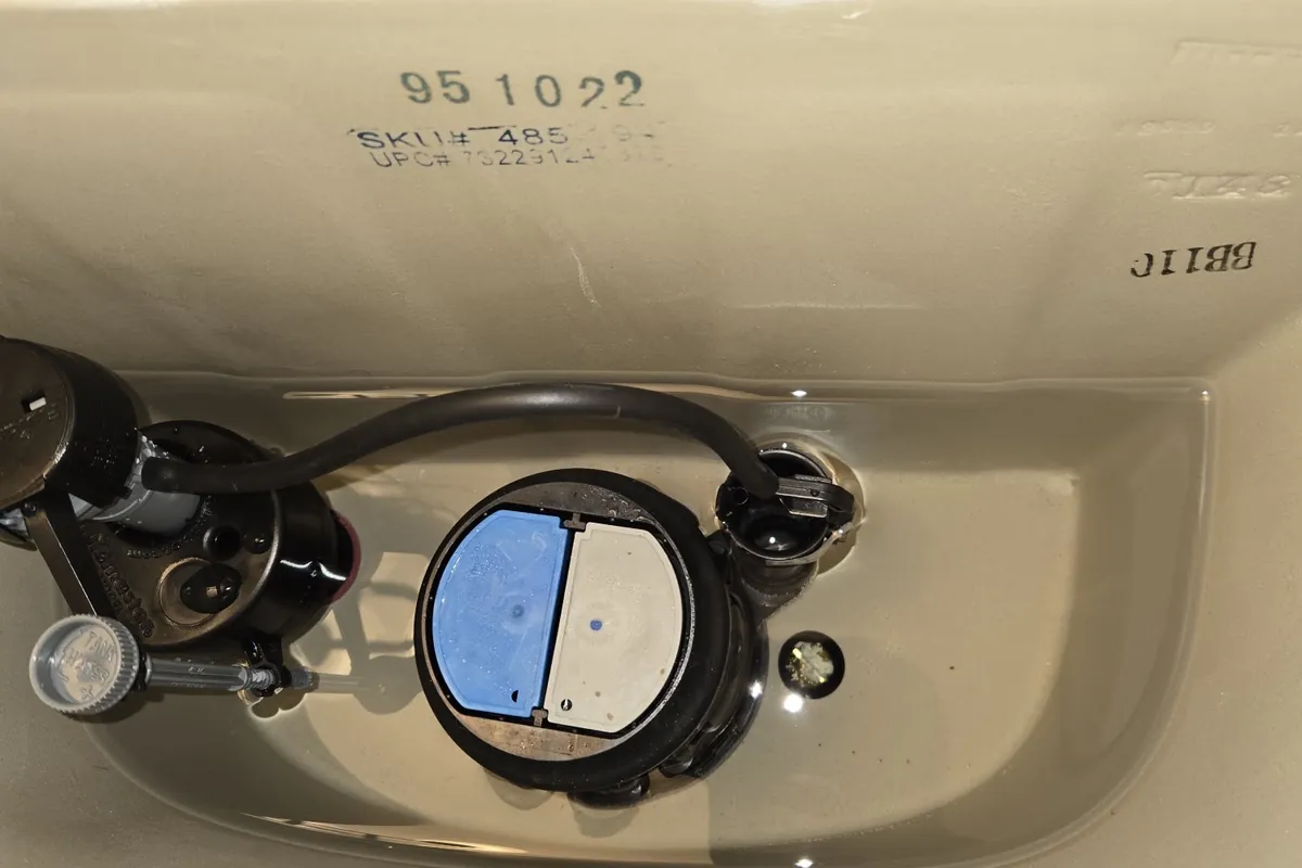 New fill valve inside a toilet tank